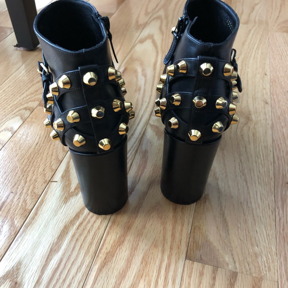 Authentic Balenciaga - Picture 2 of 8